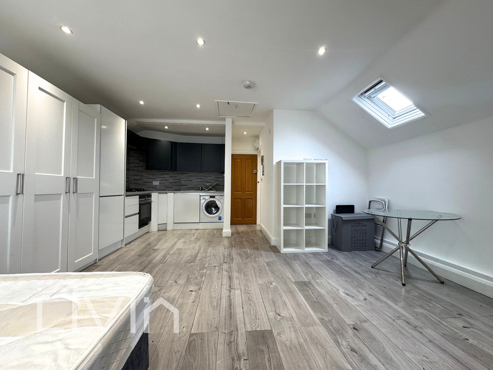 1 bed studio flat to rent in Warham Road, South Croydon  - Property Image 4