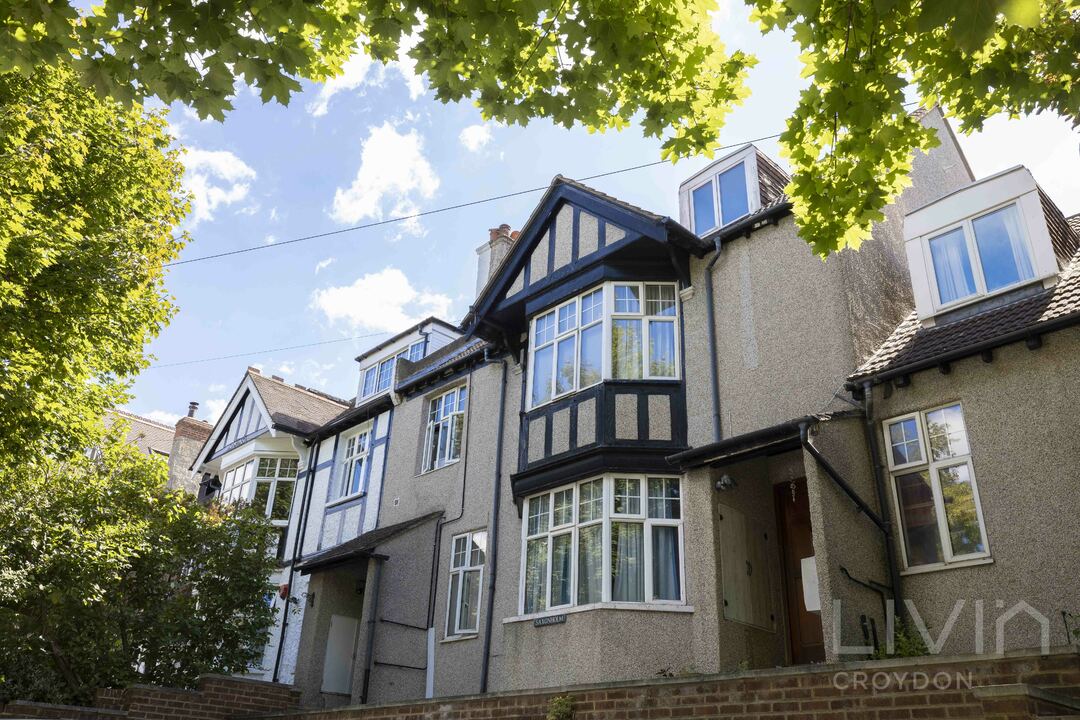 2 bed apartment to rent in 2 Heathhurst Road, South Croydon  - Property Image 2