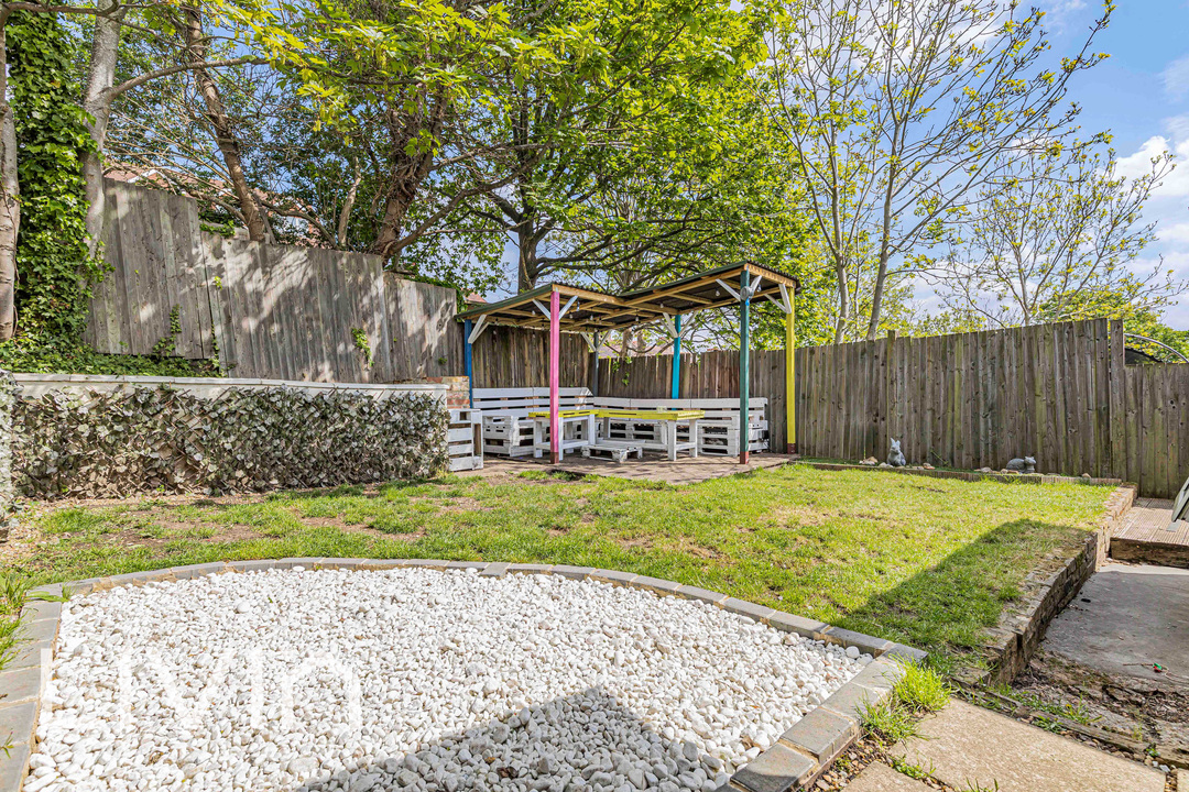 2 bed maisonette for sale in St. Mary's Road, London 1