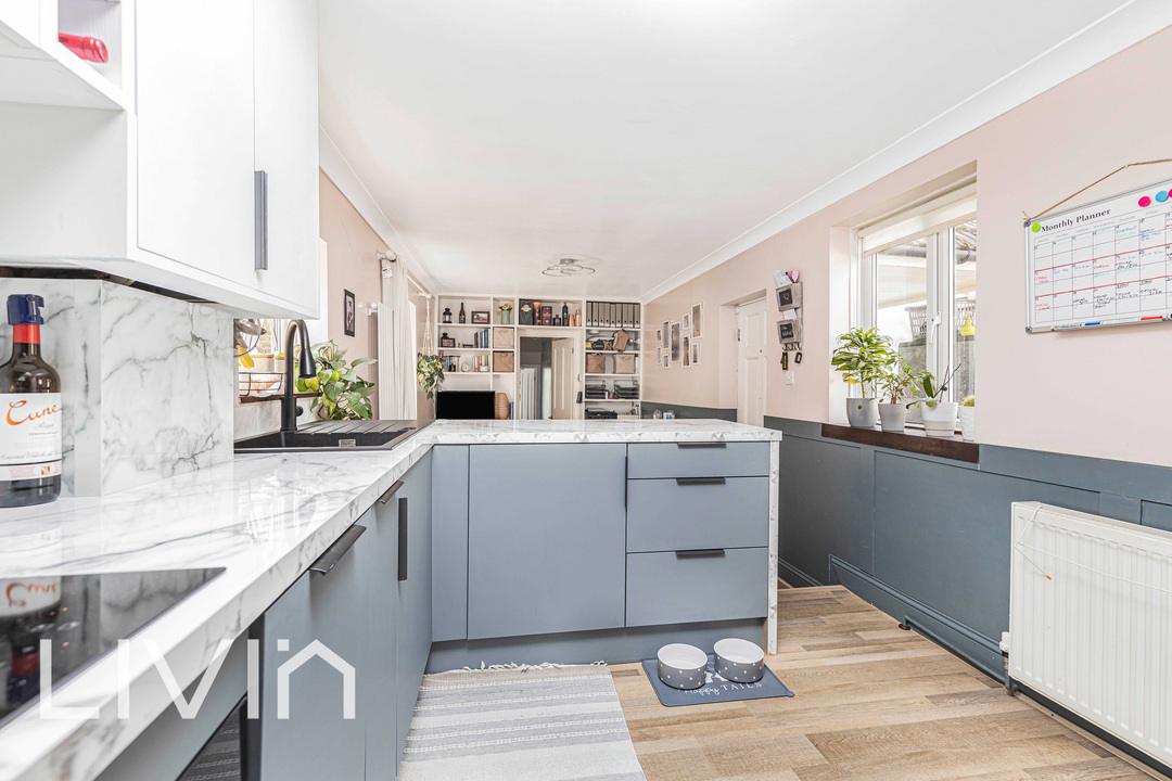 2 bed maisonette for sale in St. Mary's Road, London 6