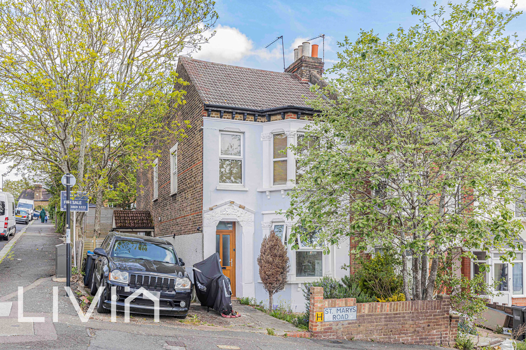 2 bed maisonette for sale in St. Mary's Road, London 21