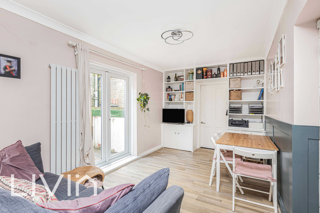 2 bed maisonette for sale in St. Mary's Road, London  - Property Image 15