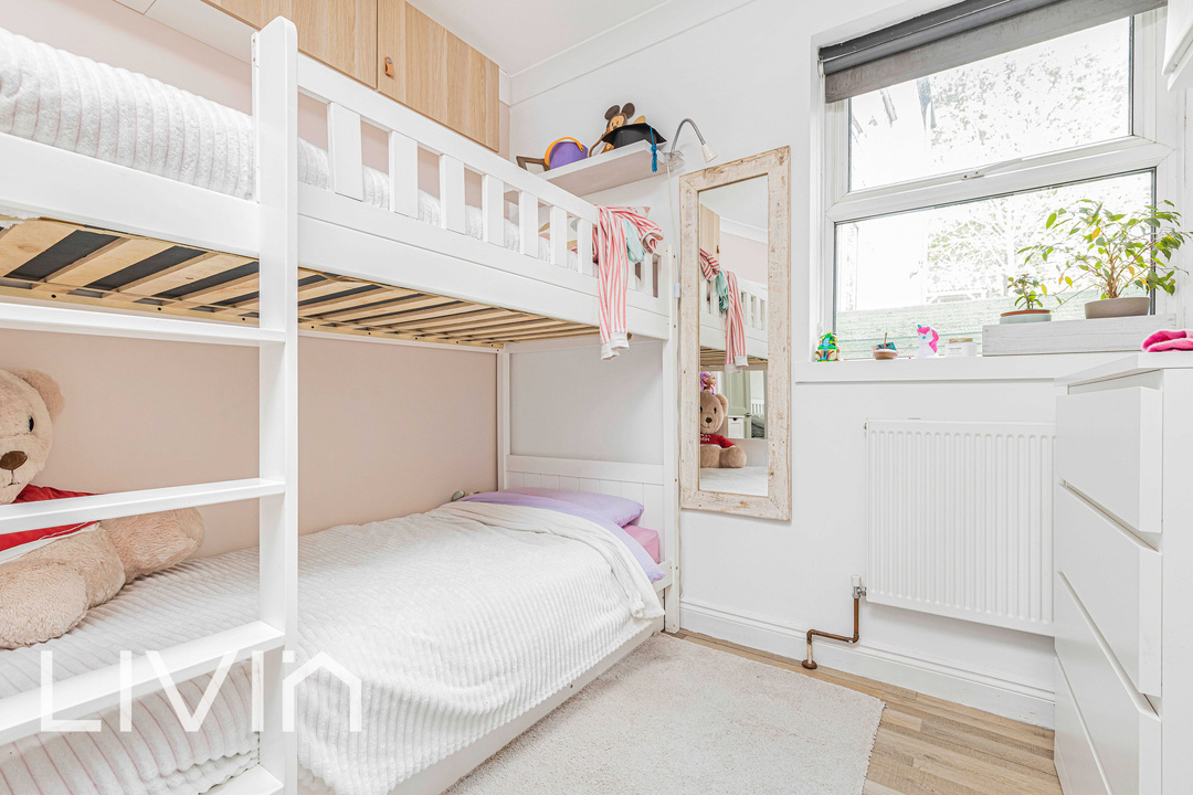 2 bed maisonette for sale in St. Mary's Road, London 16