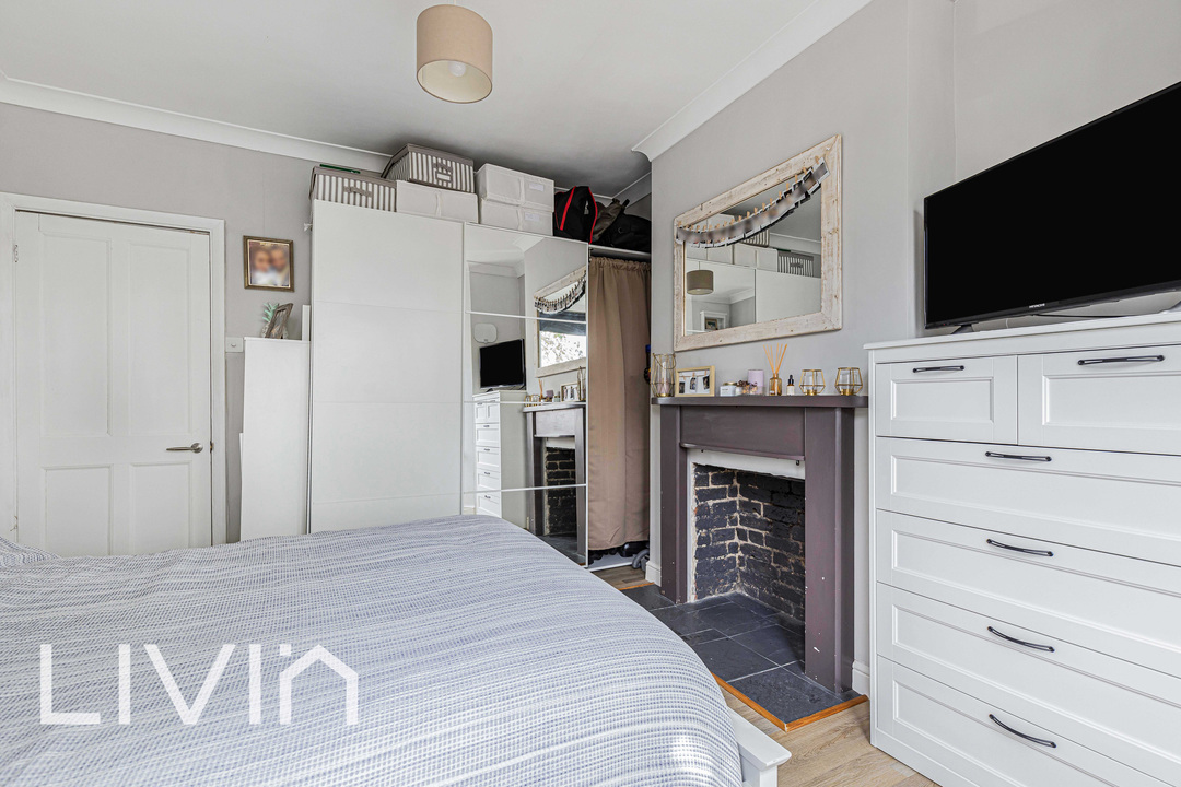 2 bed maisonette for sale in St. Mary's Road, London 19