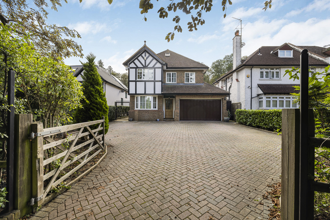 6 bed detached house for sale, Purley - Property Image 1