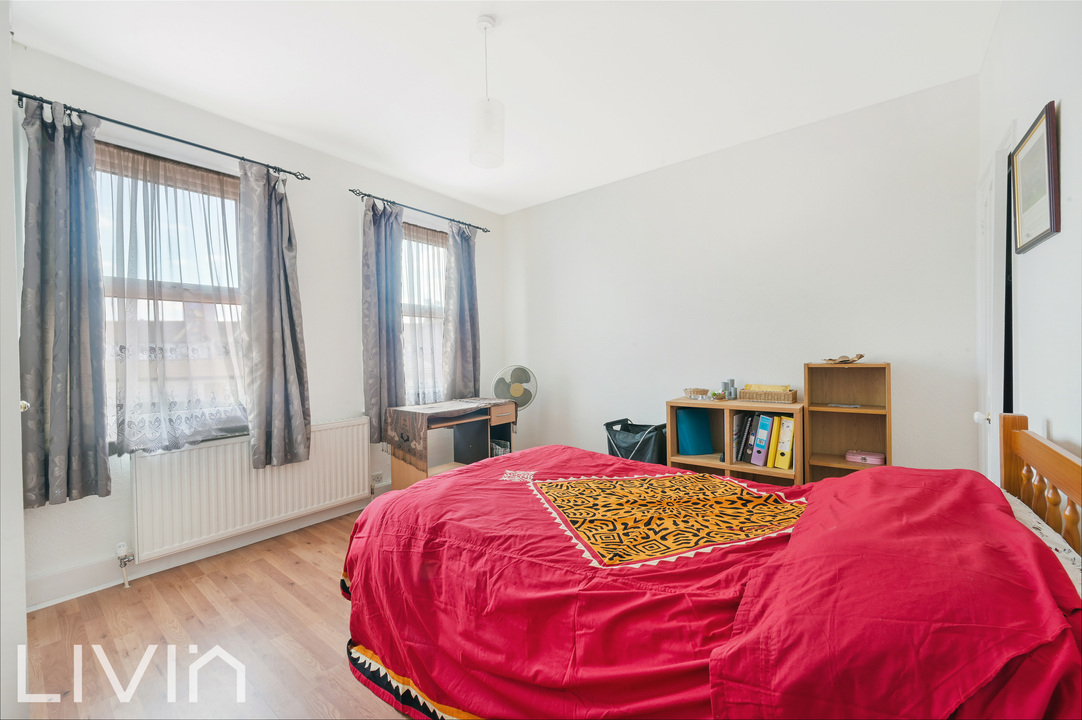 2 bed terraced house for sale in Sutherland Road, Croydon 3