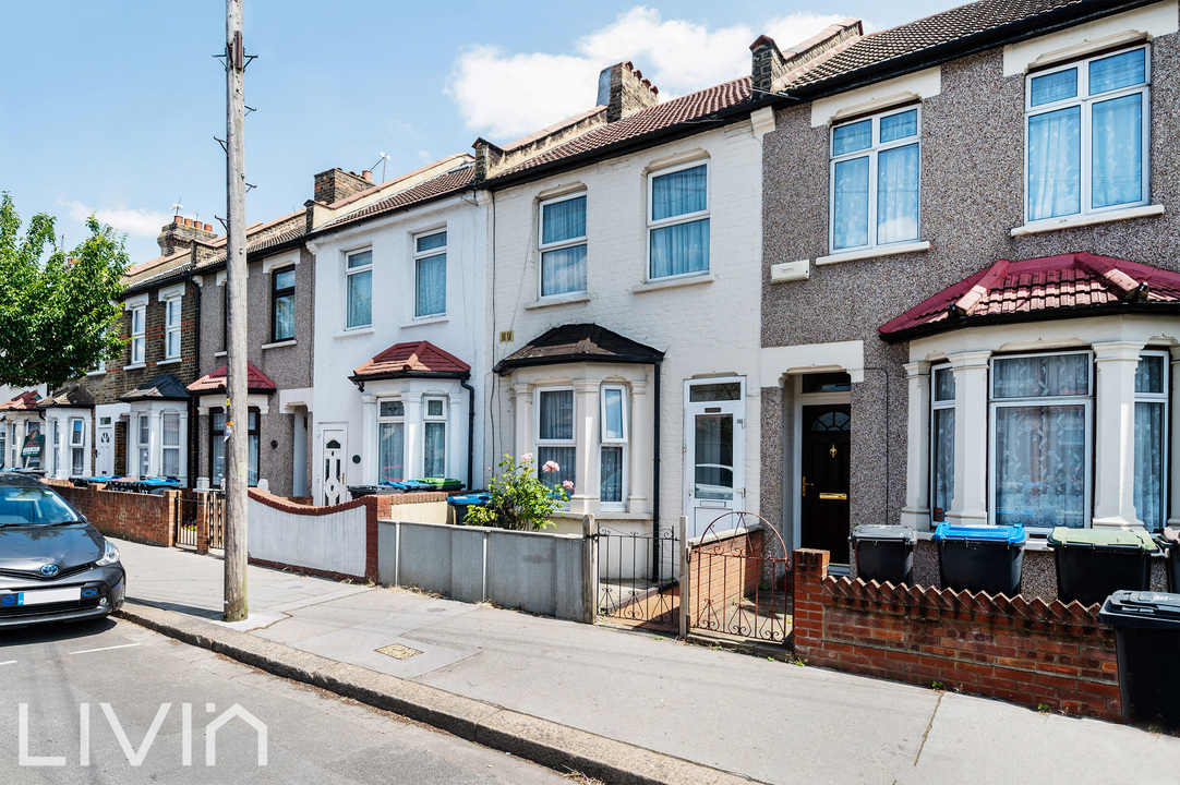 2 bed terraced house for sale in Sutherland Road, Croydon  - Property Image 1