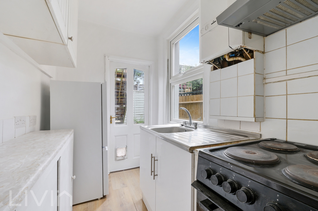 2 bed maisonette for sale in Kettering Street, London 4