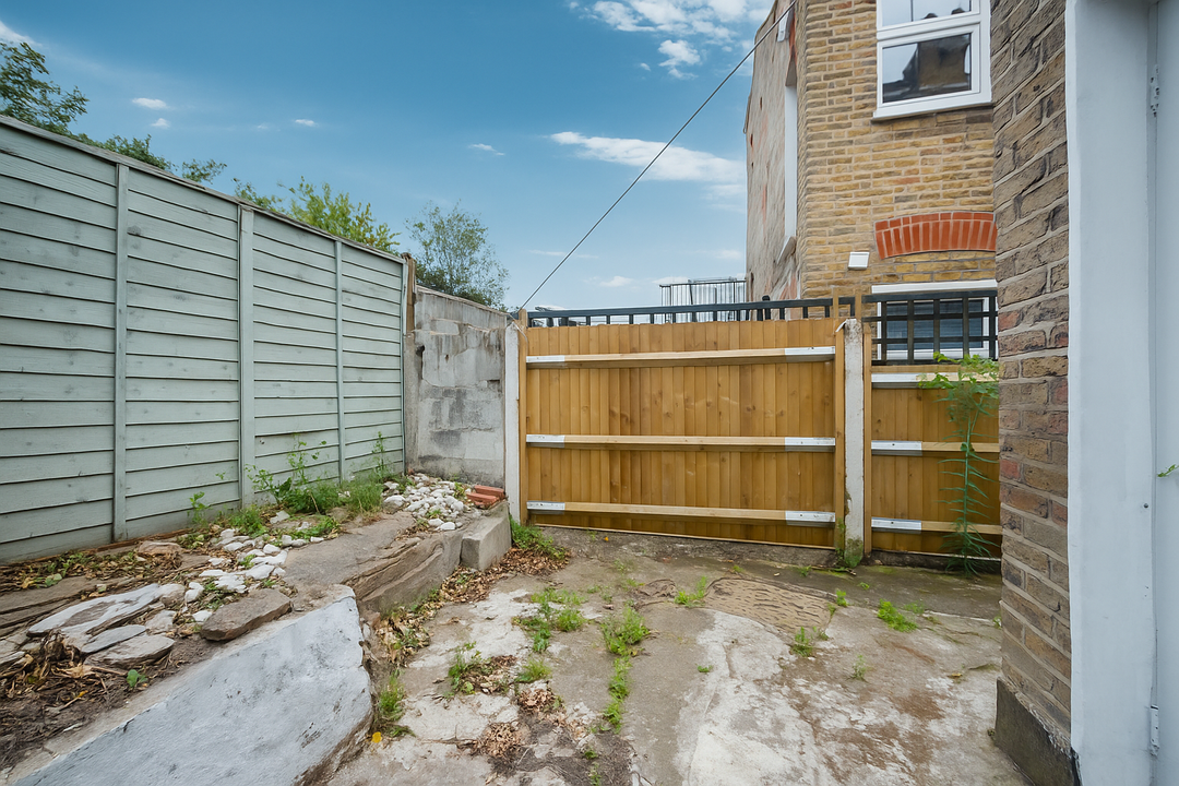 2 bed maisonette for sale in Kettering Street, London 8