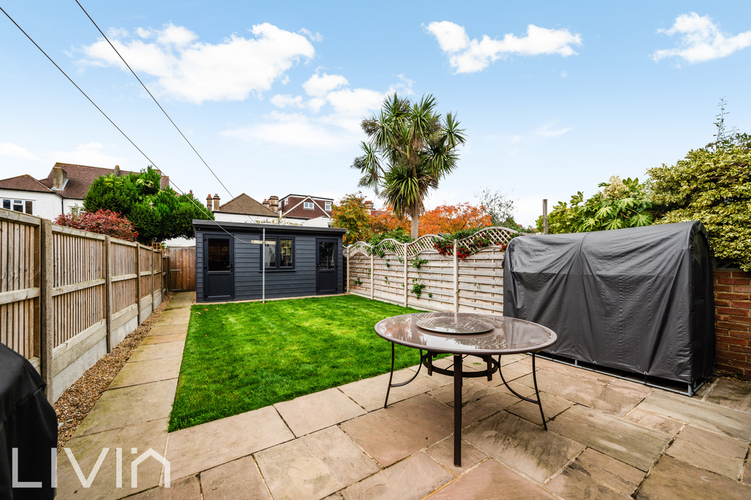 5 bed house for sale in Compton Road, Croydon 14