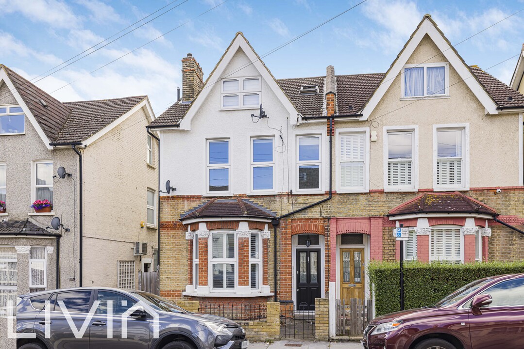 3 bed apartment for sale in Liverpool Road, Thornton Heath  - Property Image 1