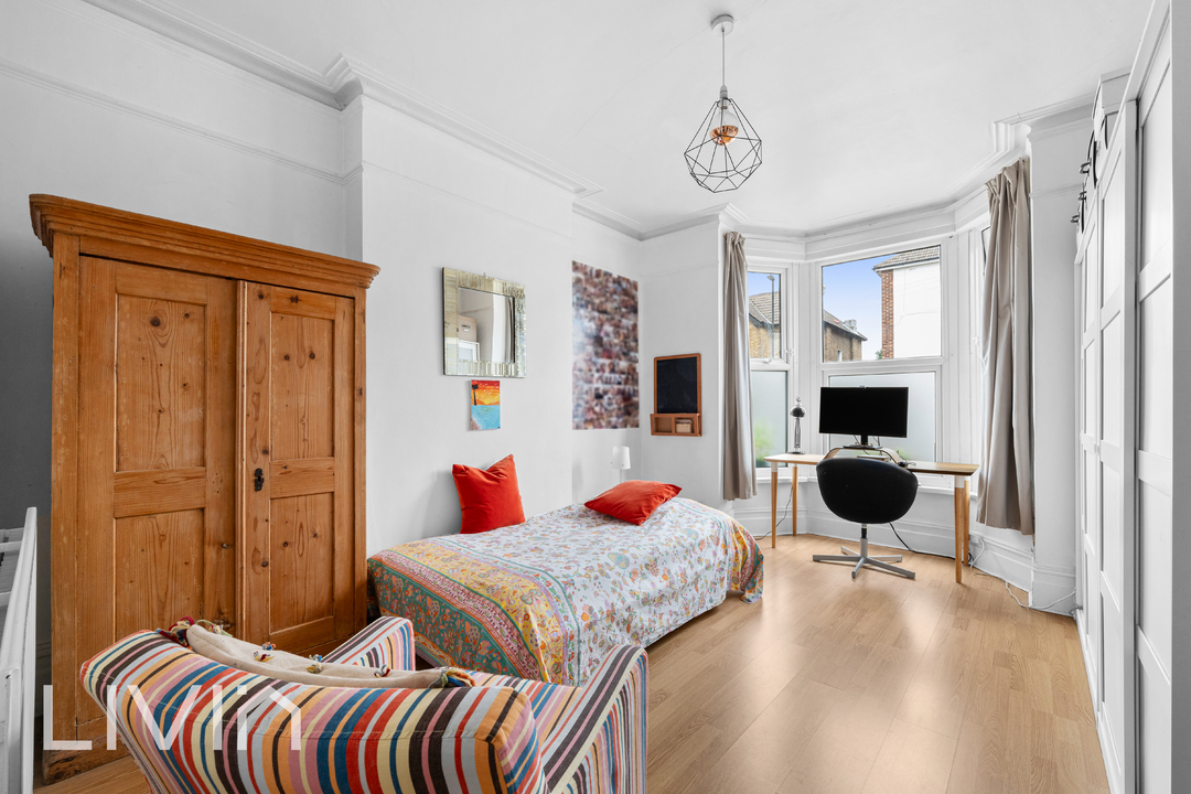 1 bed apartment for sale in St. Saviours Road, Croydon 3