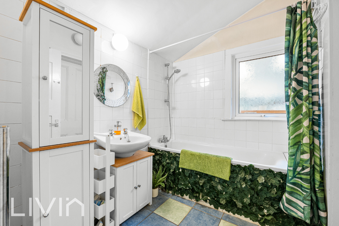 1 bed apartment for sale in St. Saviours Road, Croydon 17