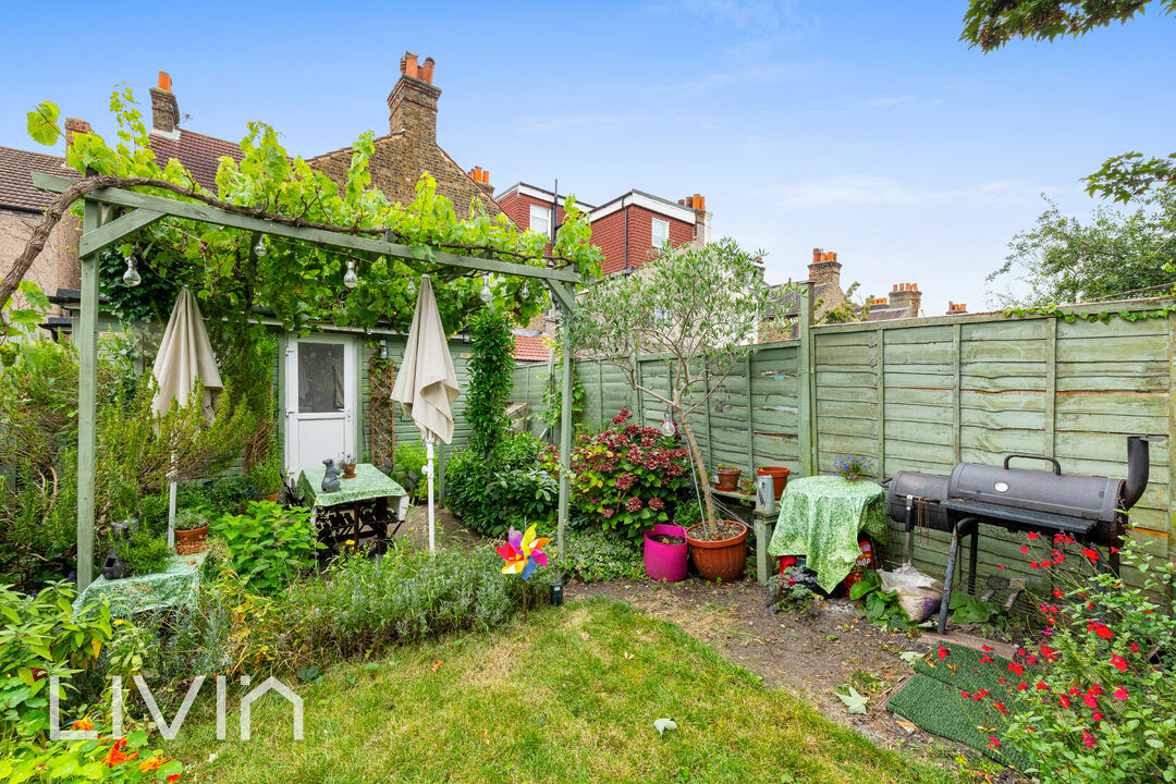 1 bed apartment for sale in St. Saviours Road, Croydon 14