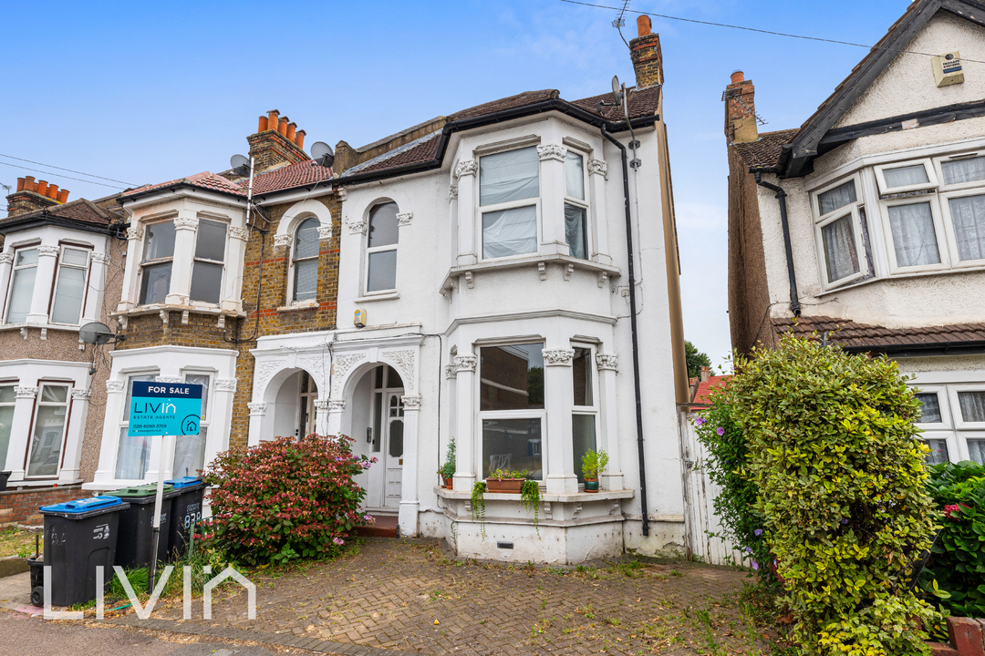 1 bed apartment for sale in St. Saviours Road, Croydon 2