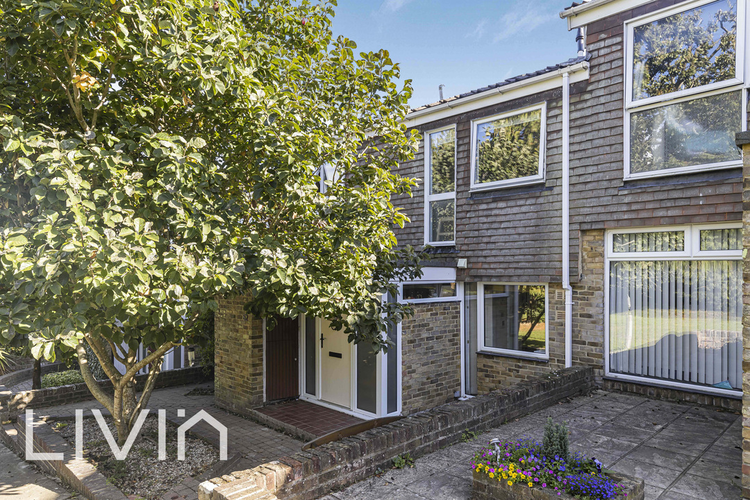 4 bed terraced house for sale in Court Wood Lane, Croydon  - Property Image 1