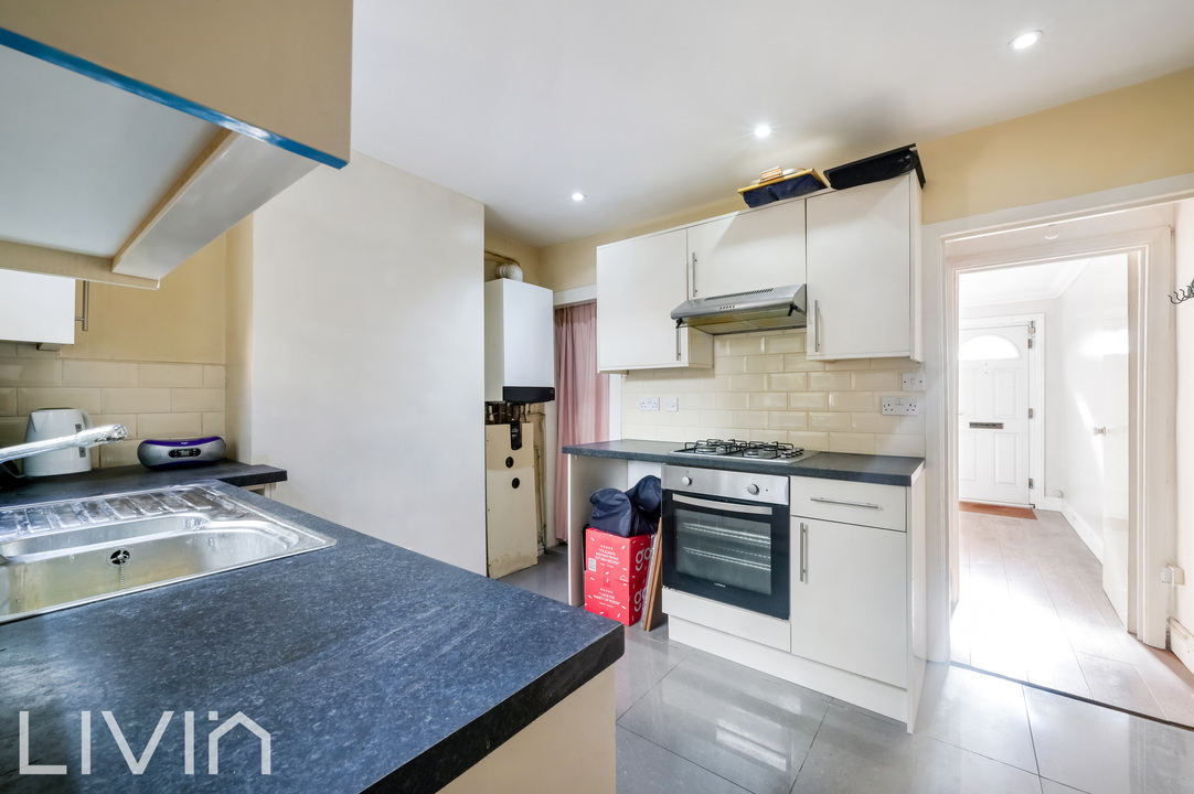 2 bed end of terrace house for sale in Laud Street, Croydon 4