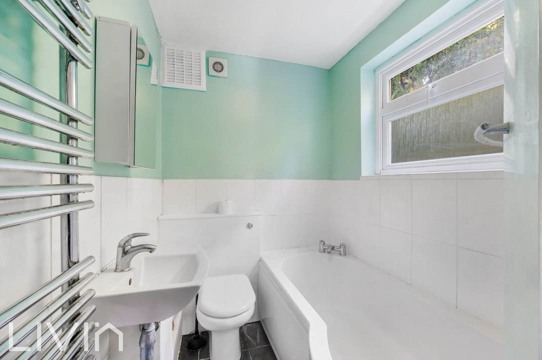 2 bed end of terrace house for sale in Laud Street, Croydon 8