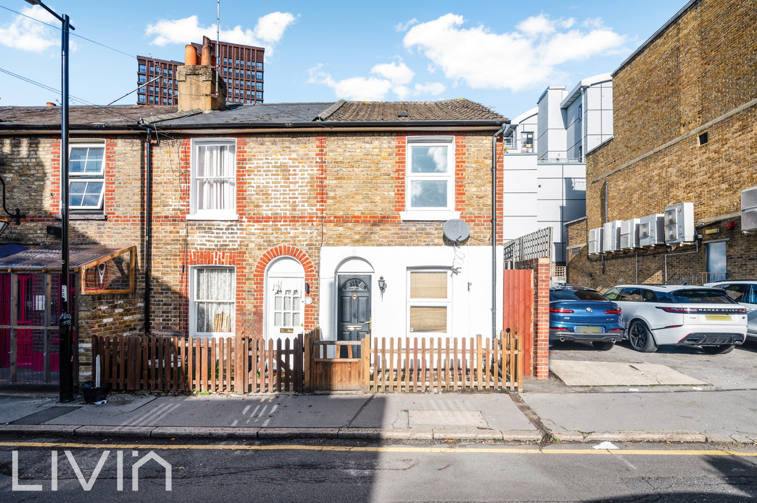 2 bed end of terrace house for sale in Laud Street, Croydon, CR0