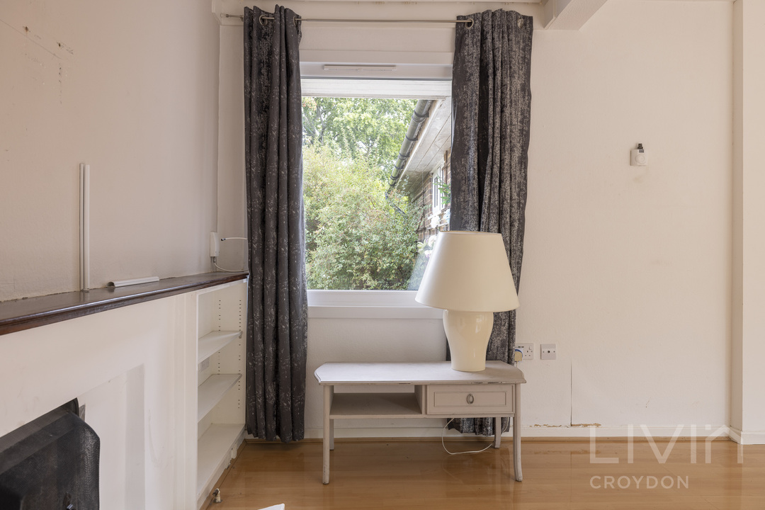 4 bed detached house to rent in Coombe Road, Croydon 6