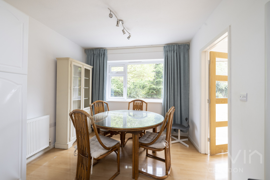 4 bed detached house to rent in Coombe Road, Croydon 12