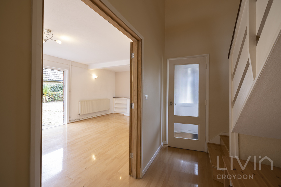 4 bed detached house to rent in Coombe Road, Croydon 13