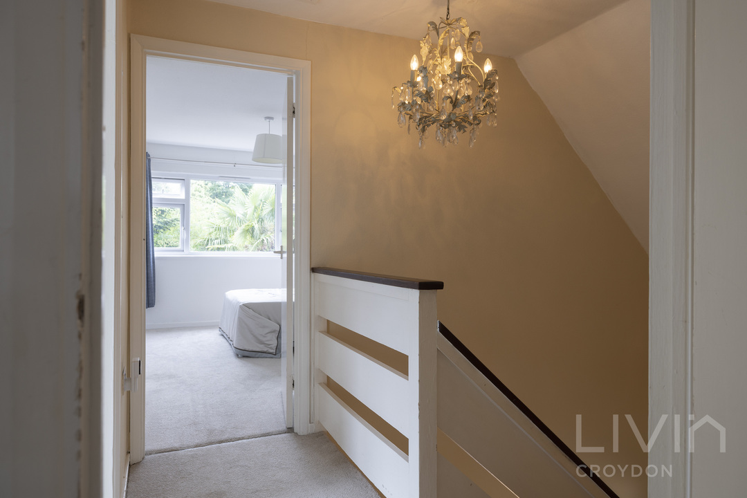 4 bed detached house to rent in Coombe Road, Croydon 18