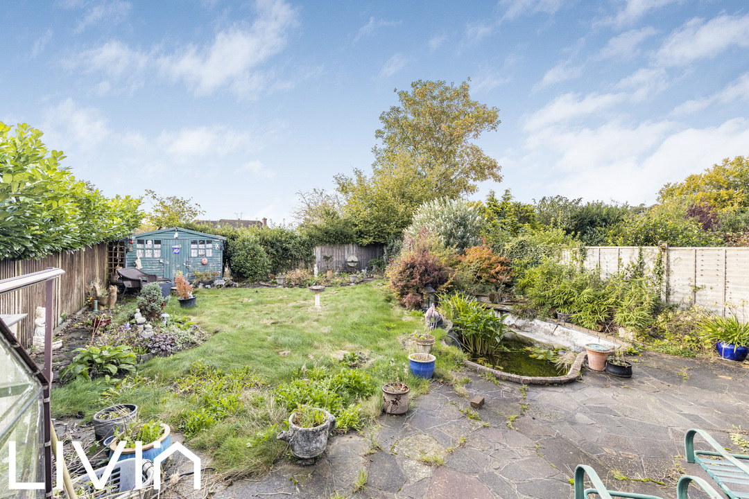 2 bed bungalow for sale in The Ruffetts, South Croydon  - Property Image 10