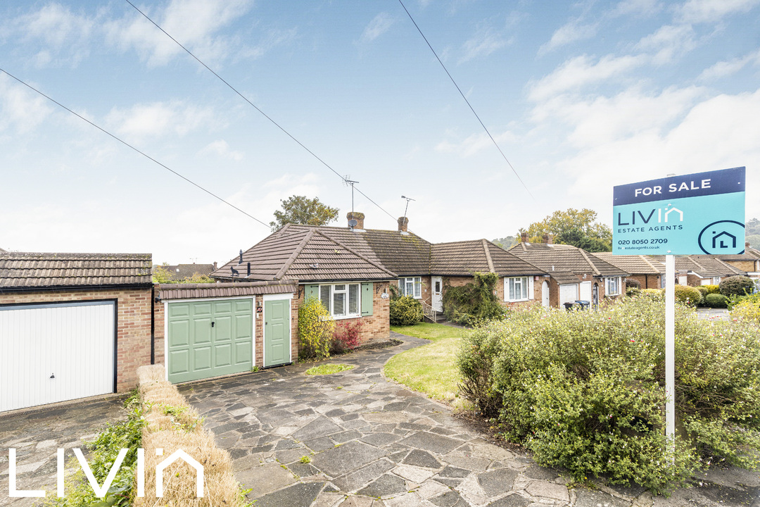 2 bed bungalow for sale in The Ruffetts, South Croydon  - Property Image 17