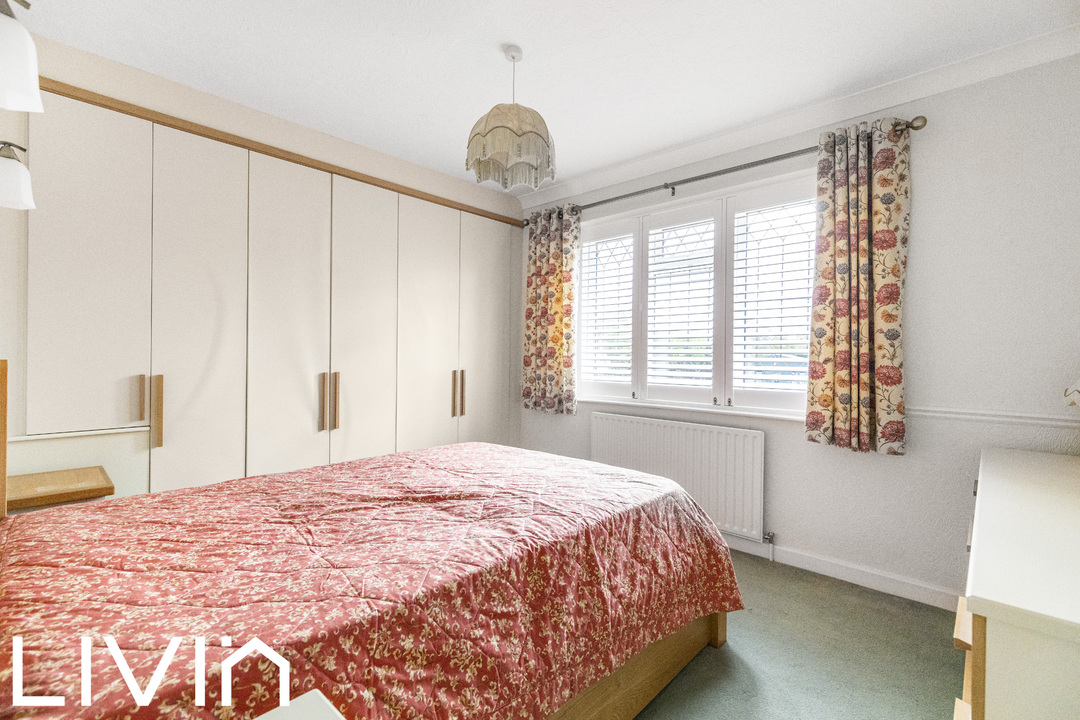 2 bed bungalow for sale in The Ruffetts, South Croydon  - Property Image 12