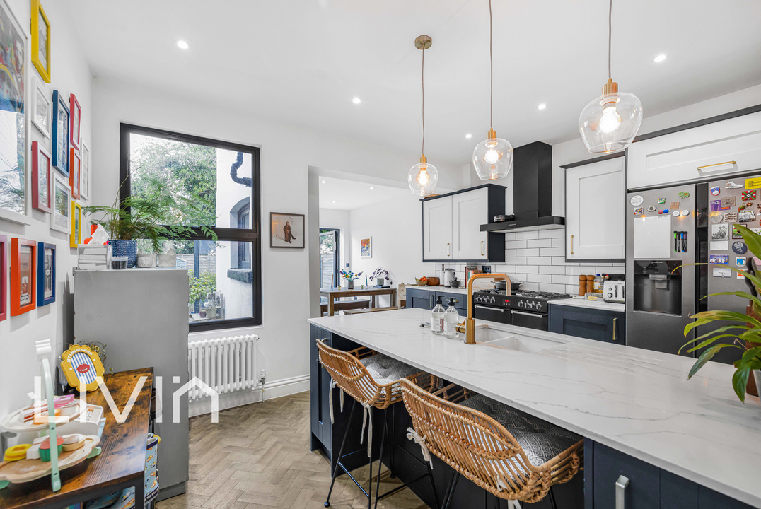 2 bed house for sale in Cedar Road, Croydon 6