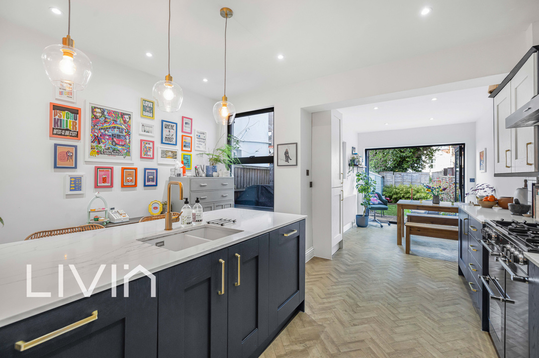 2 bed house for sale in Cedar Road, Croydon 3