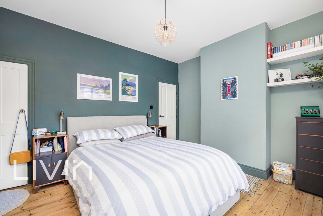 2 bed house for sale in Cedar Road, Croydon 15