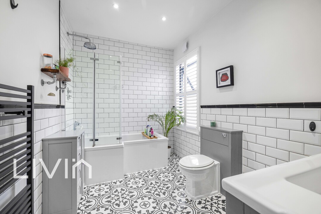 2 bed house for sale in Cedar Road, Croydon 18