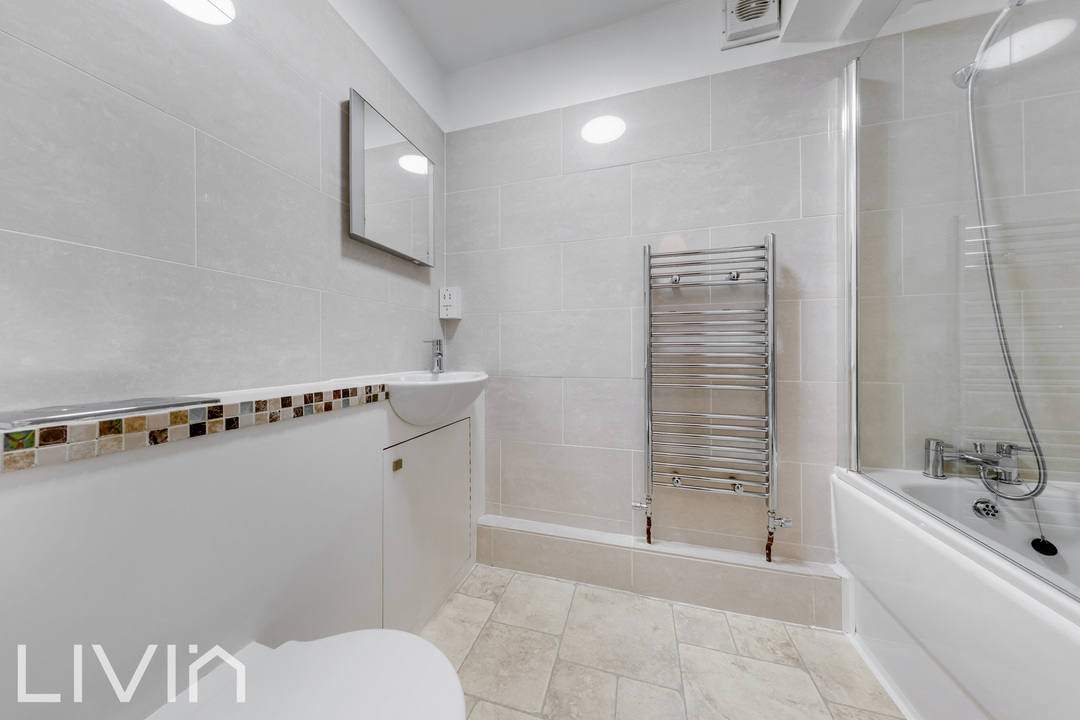 1 bed apartment for sale in Bramley Hill, South Croydon 6