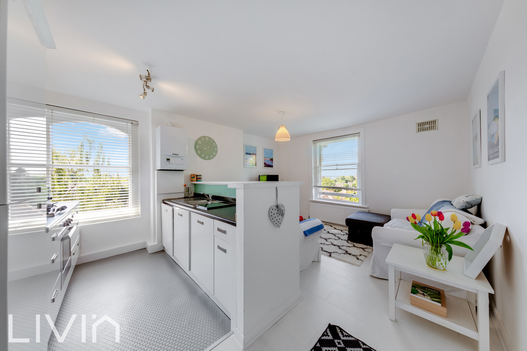 1 bed apartment for sale in Bramley Hill, South Croydon 1