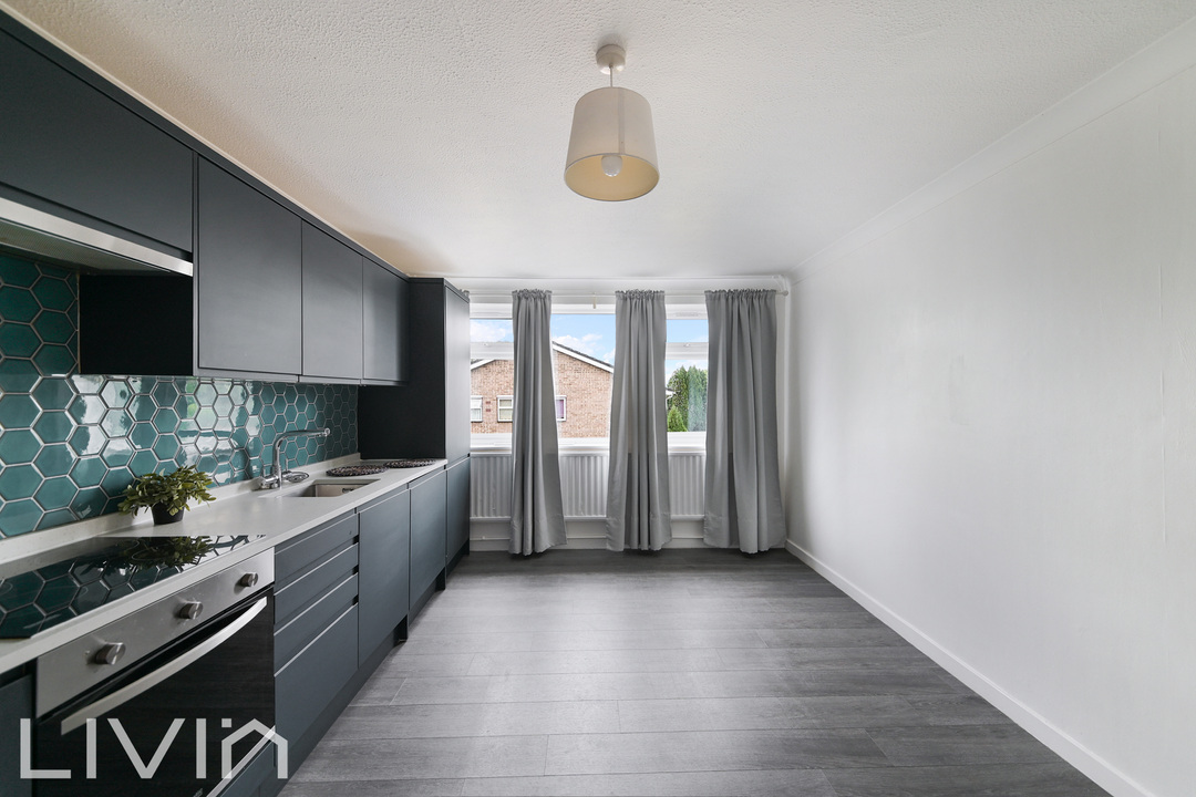 3 bed maisonette for sale in Pampisford Road, South Croydon  - Property Image 4