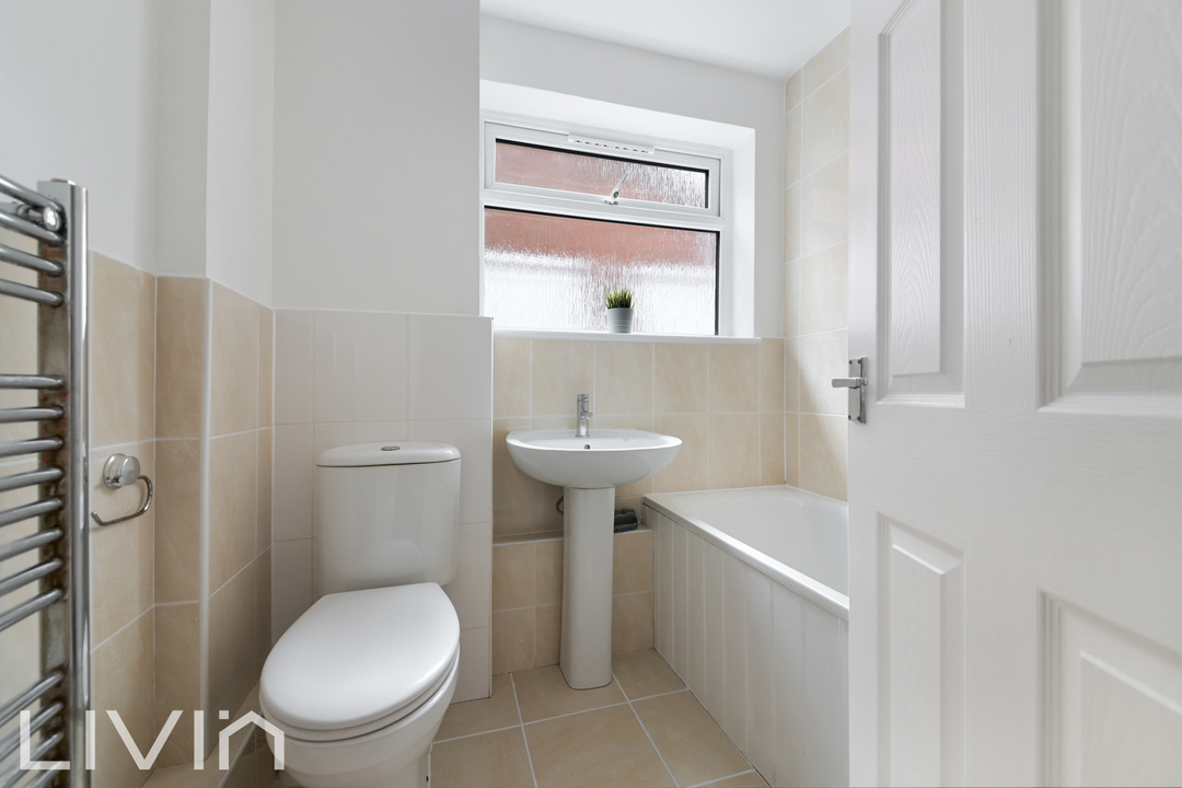 3 bed maisonette for sale in Pampisford Road, South Croydon 9