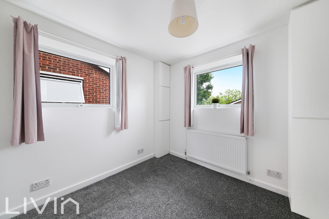 3 bed maisonette for sale in Pampisford Road, South Croydon 7