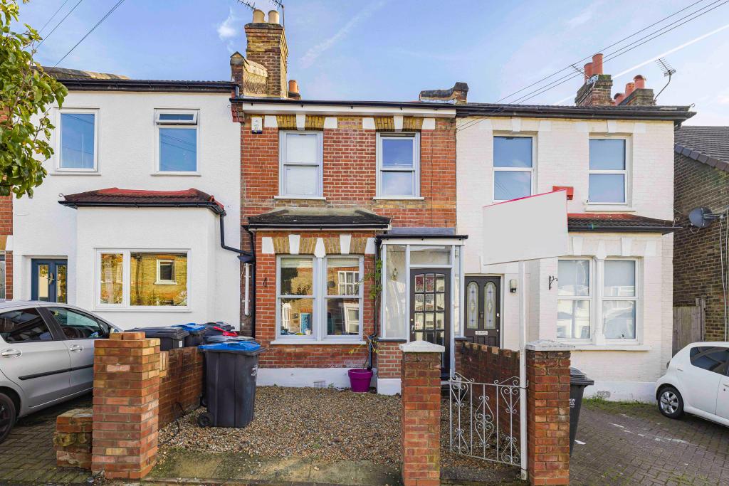 3 bed terraced house for sale in Livingstone Road, Thornton Heath - Property Image 1