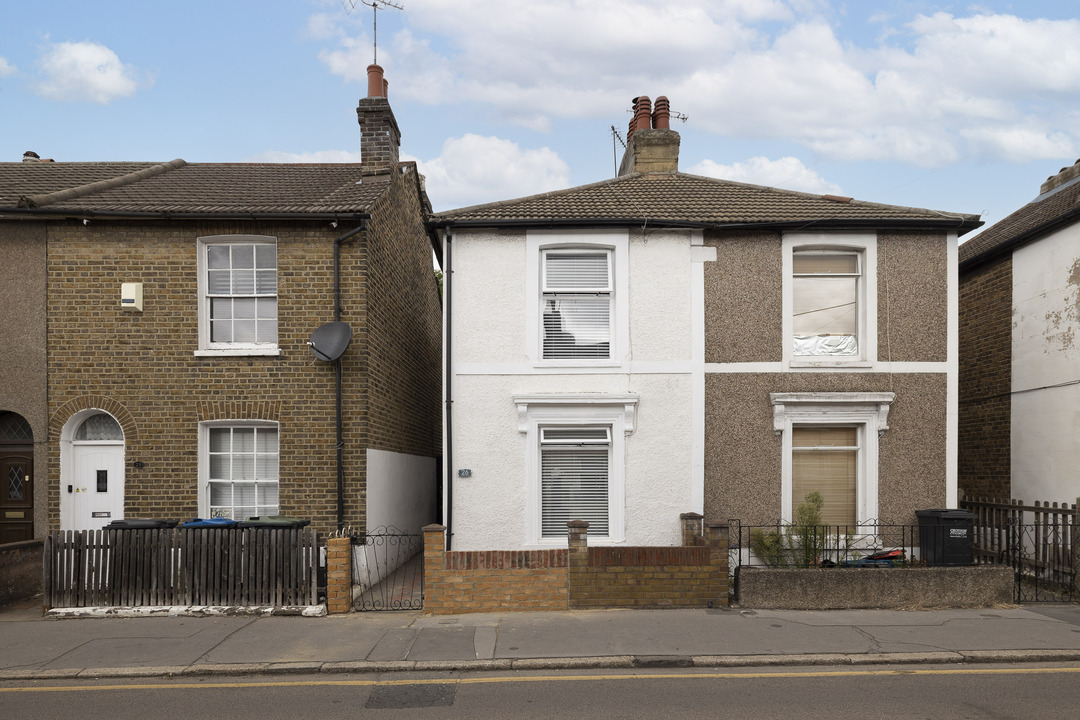 2 bed semi-detached house for sale in Queen Street, Croydon - Property Image 1