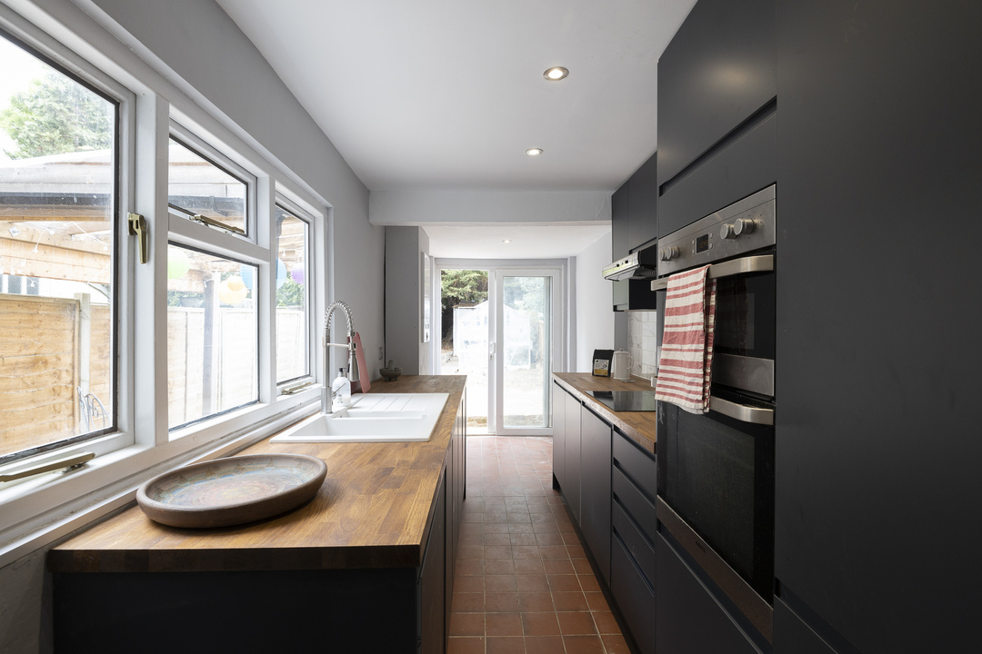 2 bed semi-detached house for sale in Queen Street, Croydon  - Property Image 2