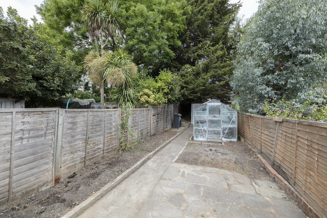2 bed semi-detached house for sale in Queen Street, Croydon  - Property Image 10