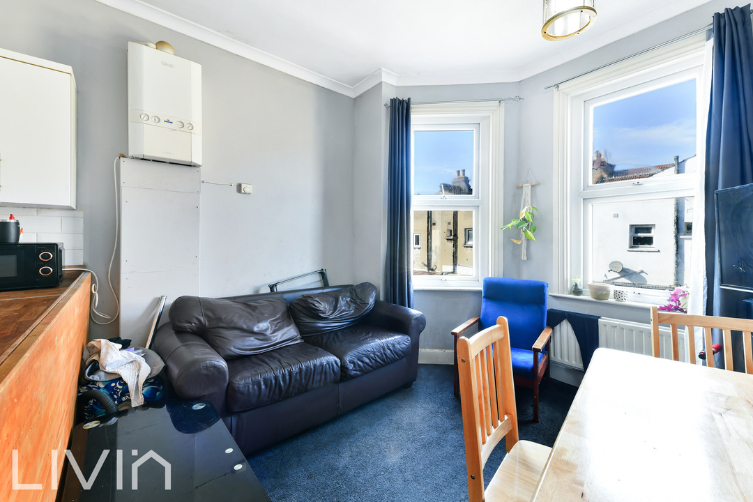 3 bed maisonette for sale in Tynemouth Road, Mitcham  - Property Image 4