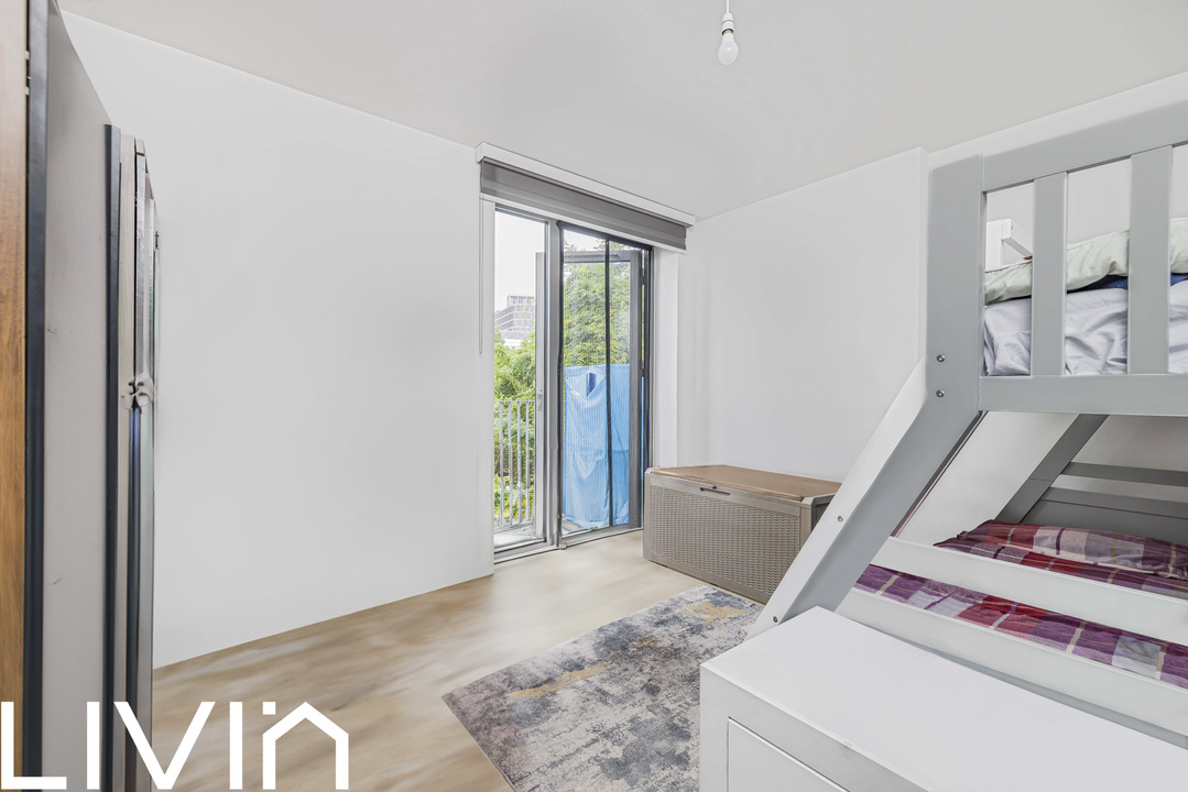 2 bed apartment to rent in Tamworth Place, Croydon 4