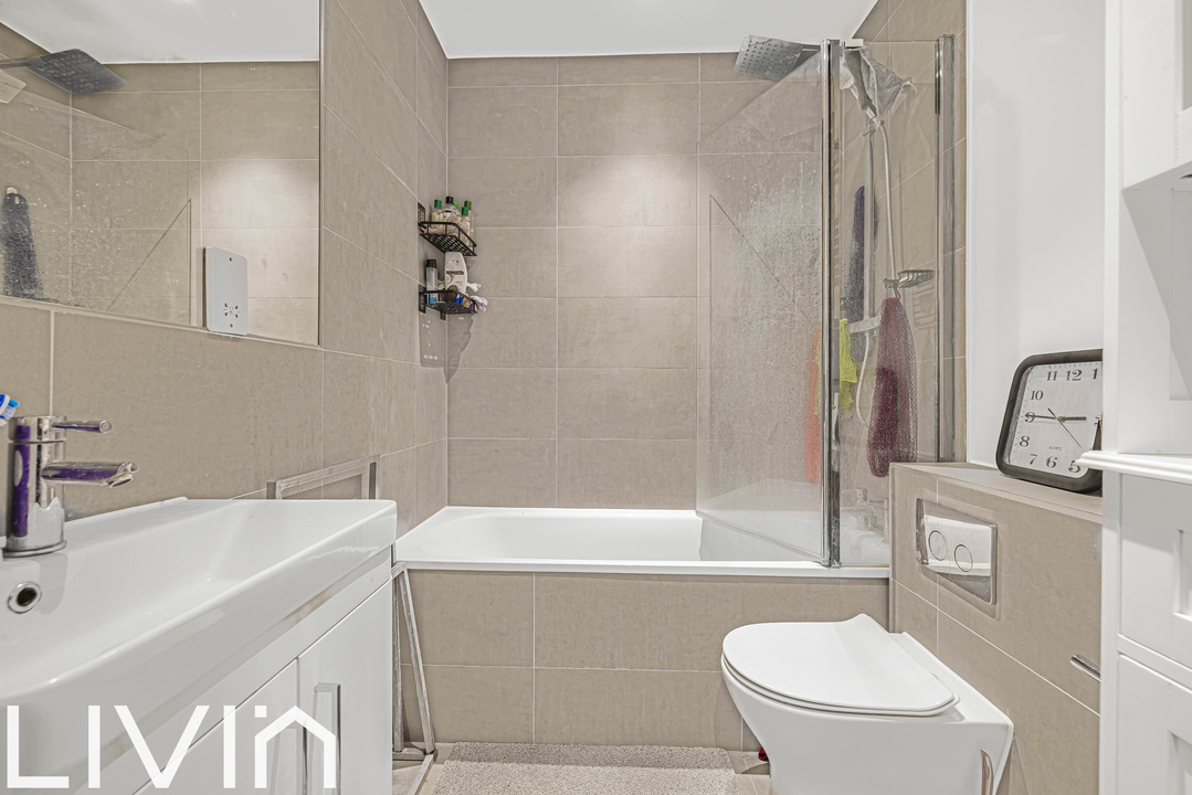 2 bed apartment to rent in Tamworth Place, Croydon 10