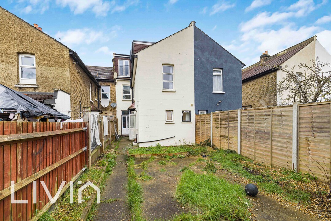 6 bed terraced house for sale in Stuart Road, Thornton Heath  - Property Image 10