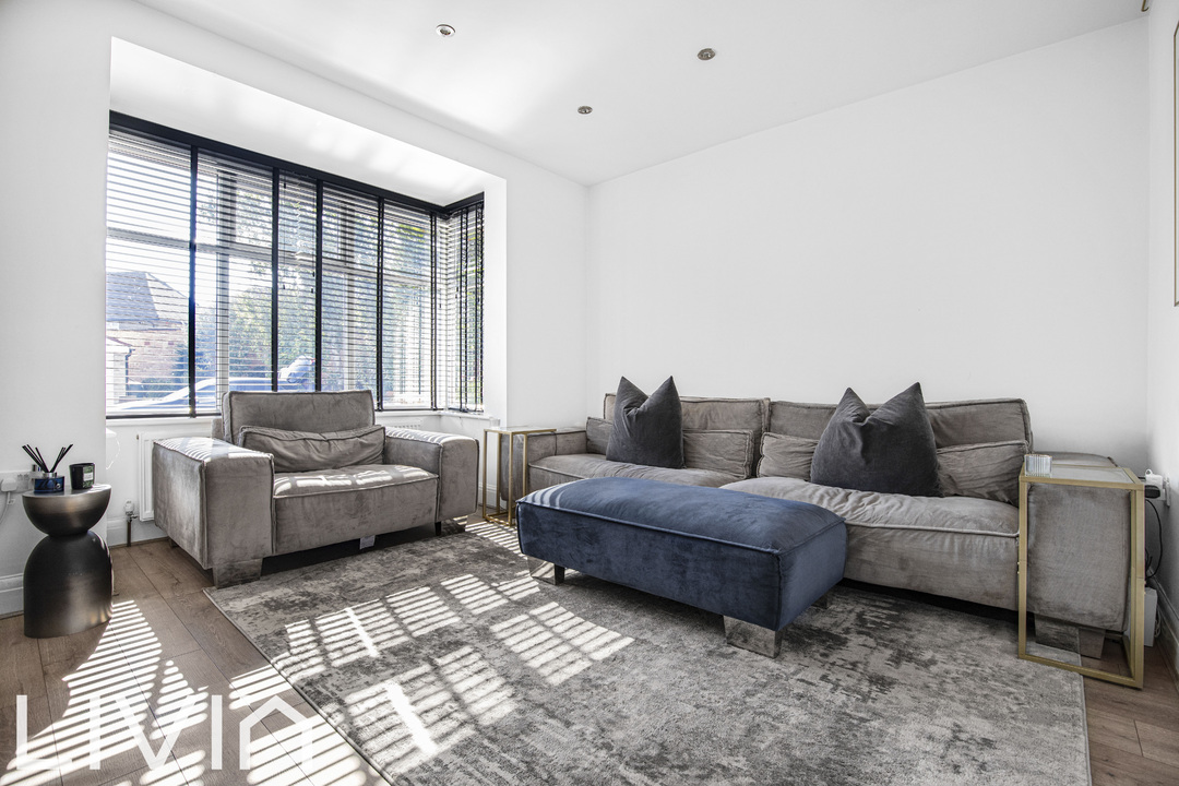 4 bed house for sale in Woodside Park, London  - Property Image 3