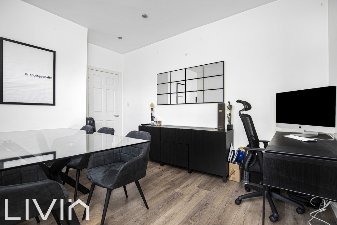 4 bed house for sale in Woodside Park, London 8