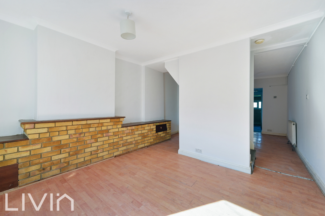 2 bed terraced house for sale in Gloucester Road, Croydon  - Property Image 3